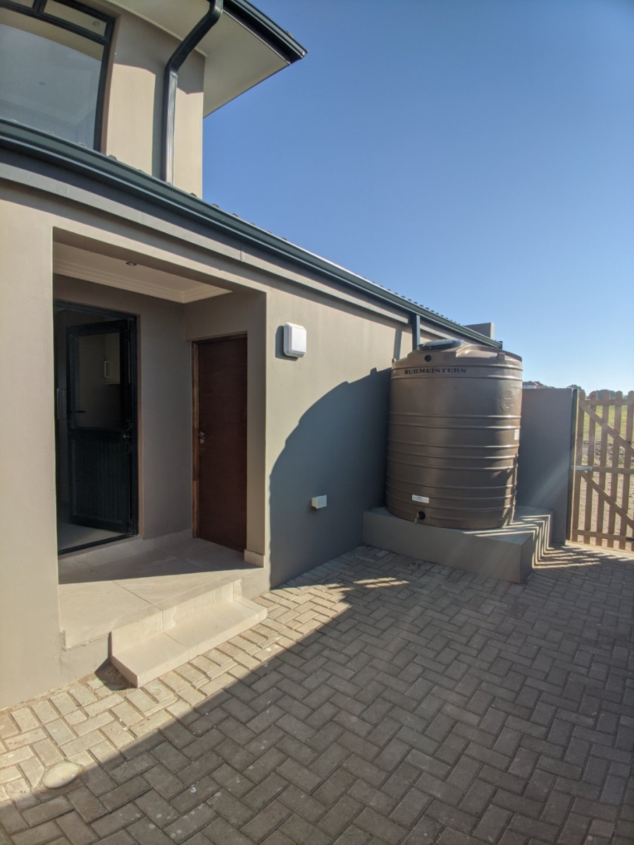 4 Bedroom Property for Sale in Kidds Beach Eastern Cape